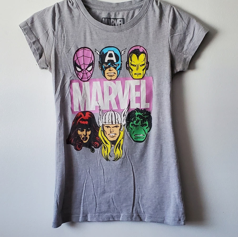 Gray Junior Woman's Size XS Marvel Graphic T-shirt